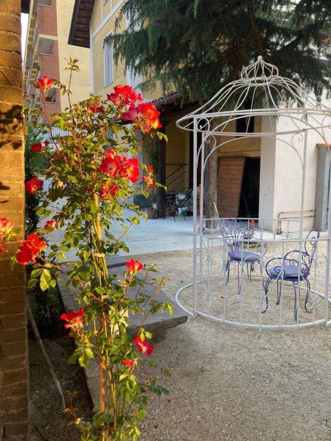 Villa Delle Rose Bra Buitenkant foto